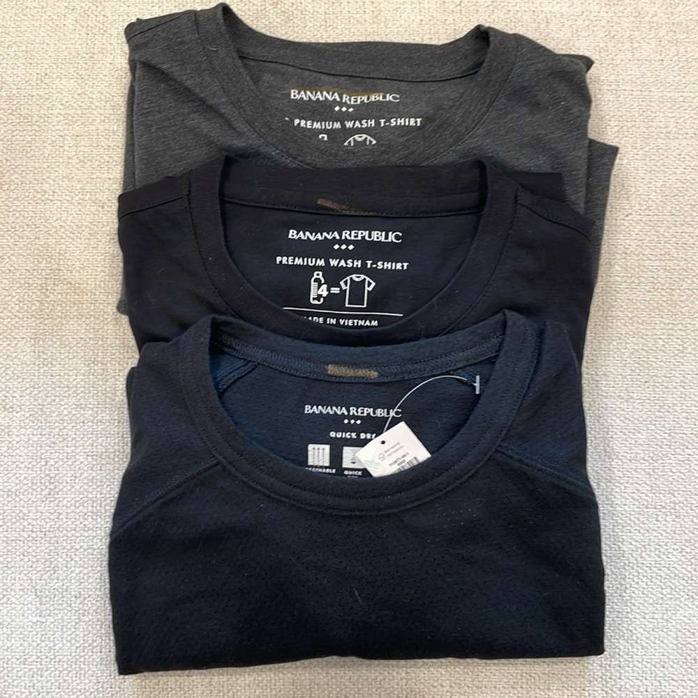 3 banana republic men’s tshirts